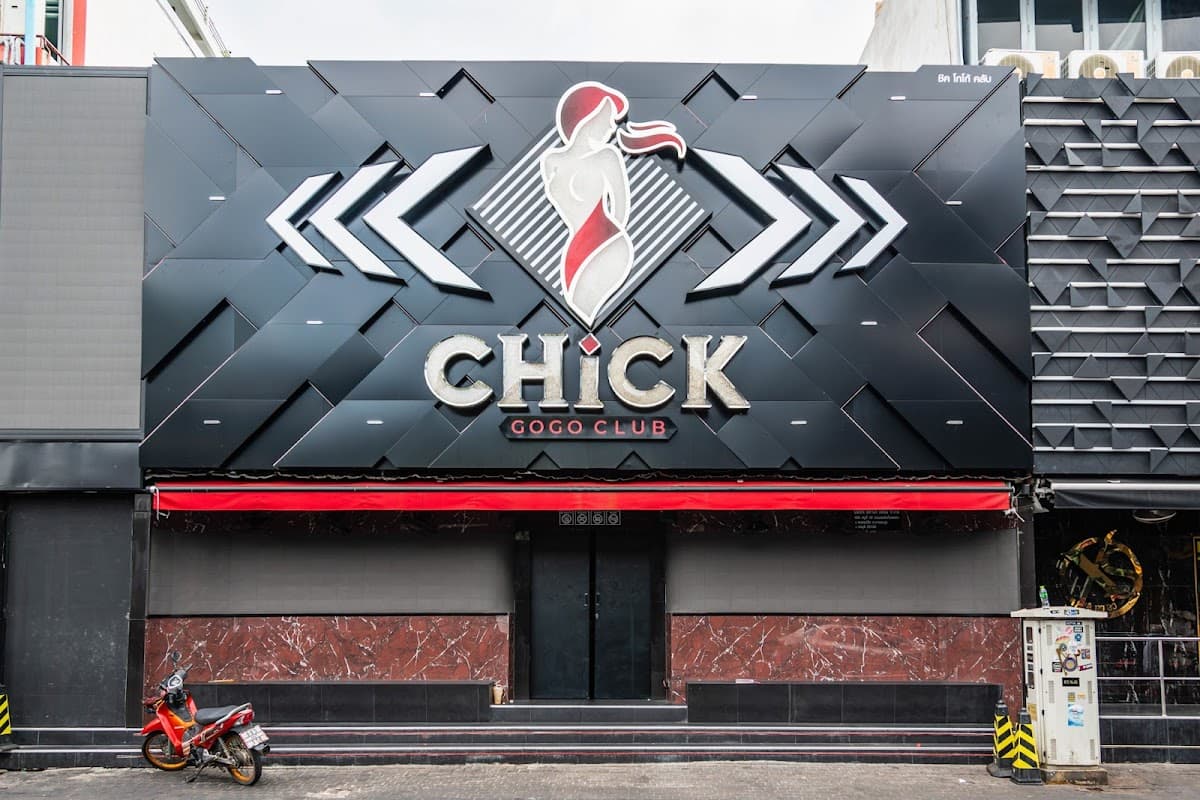 Chick Gogo Club