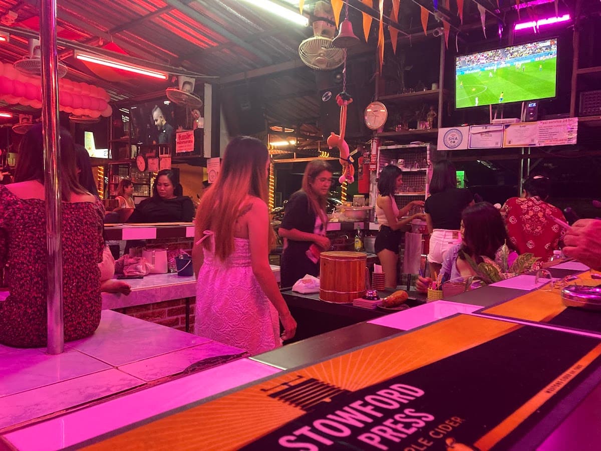 Dick Inn beer bar, Pattaya