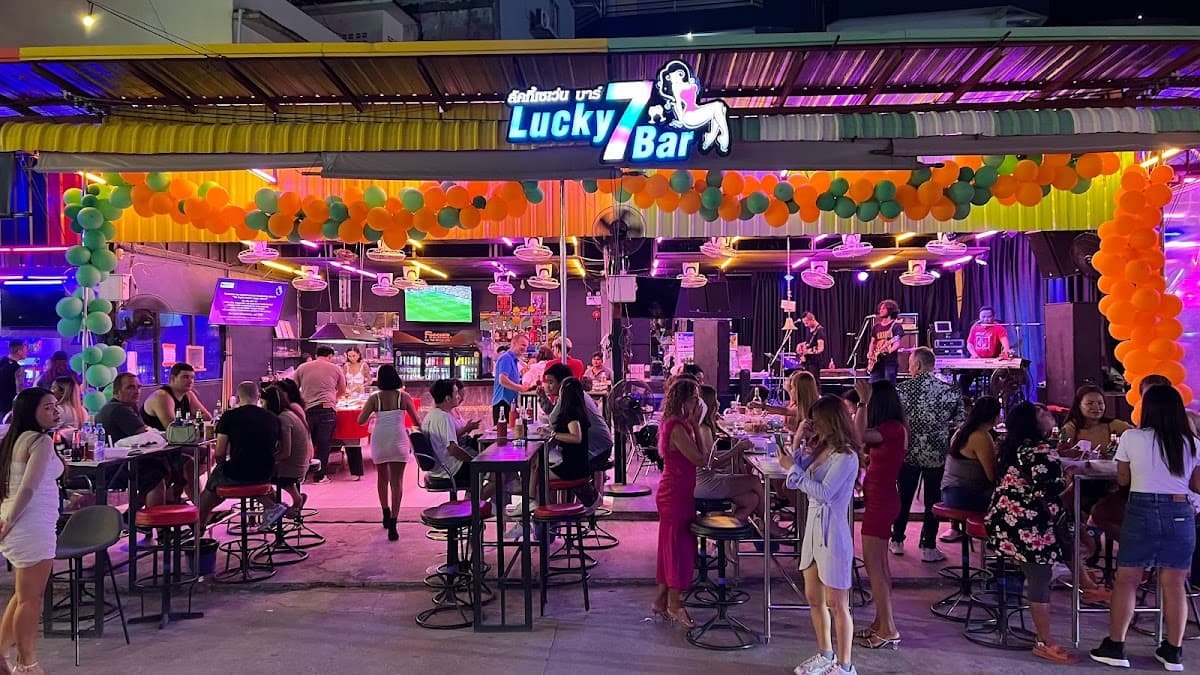 Lucky 7 Bar