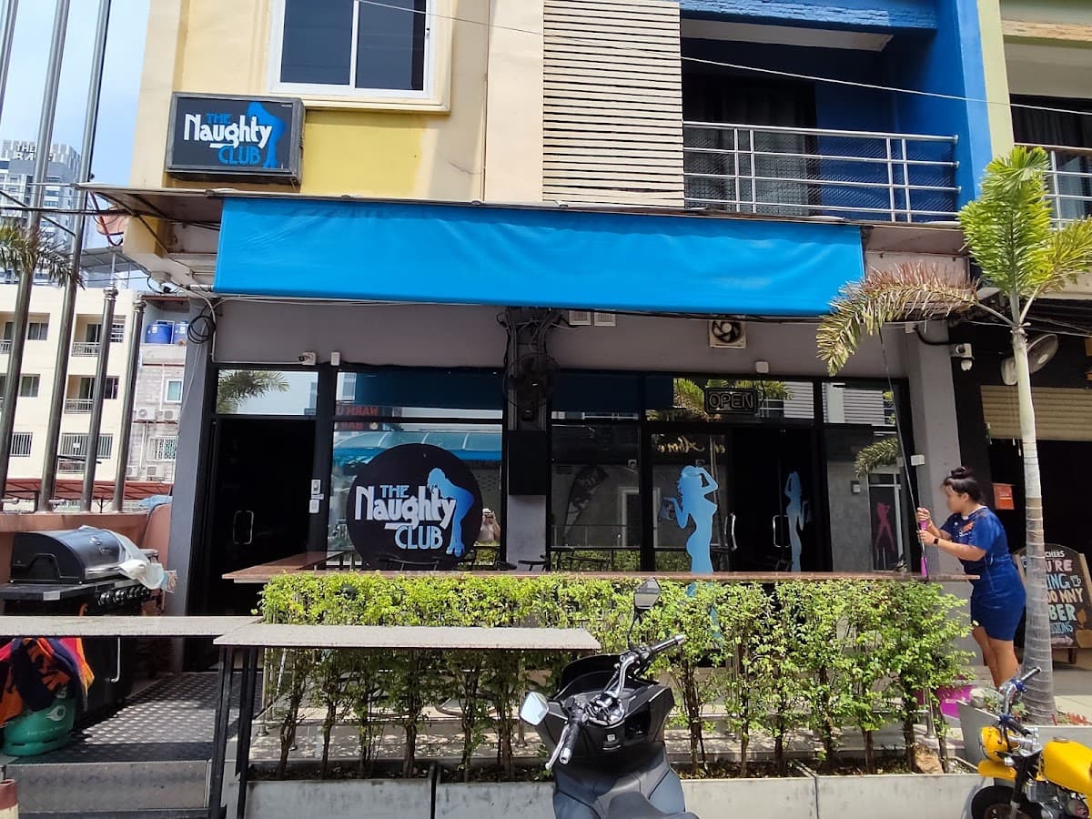 Naughty Bar Soi 7