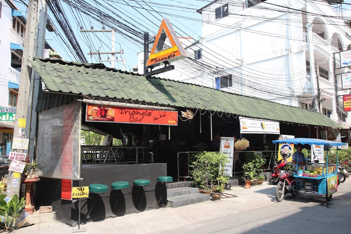 Triangle Bar
