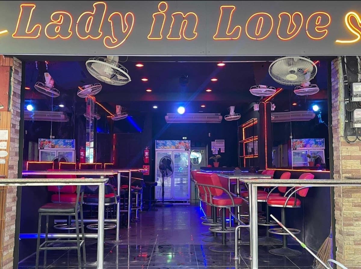 Lady In Love Bar