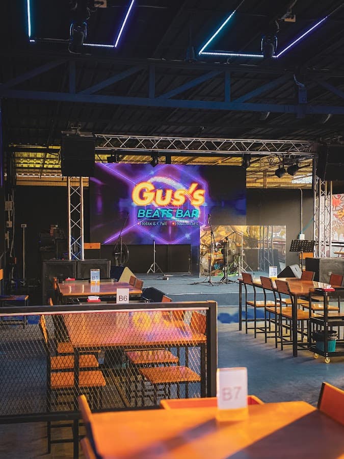 Gus Bar