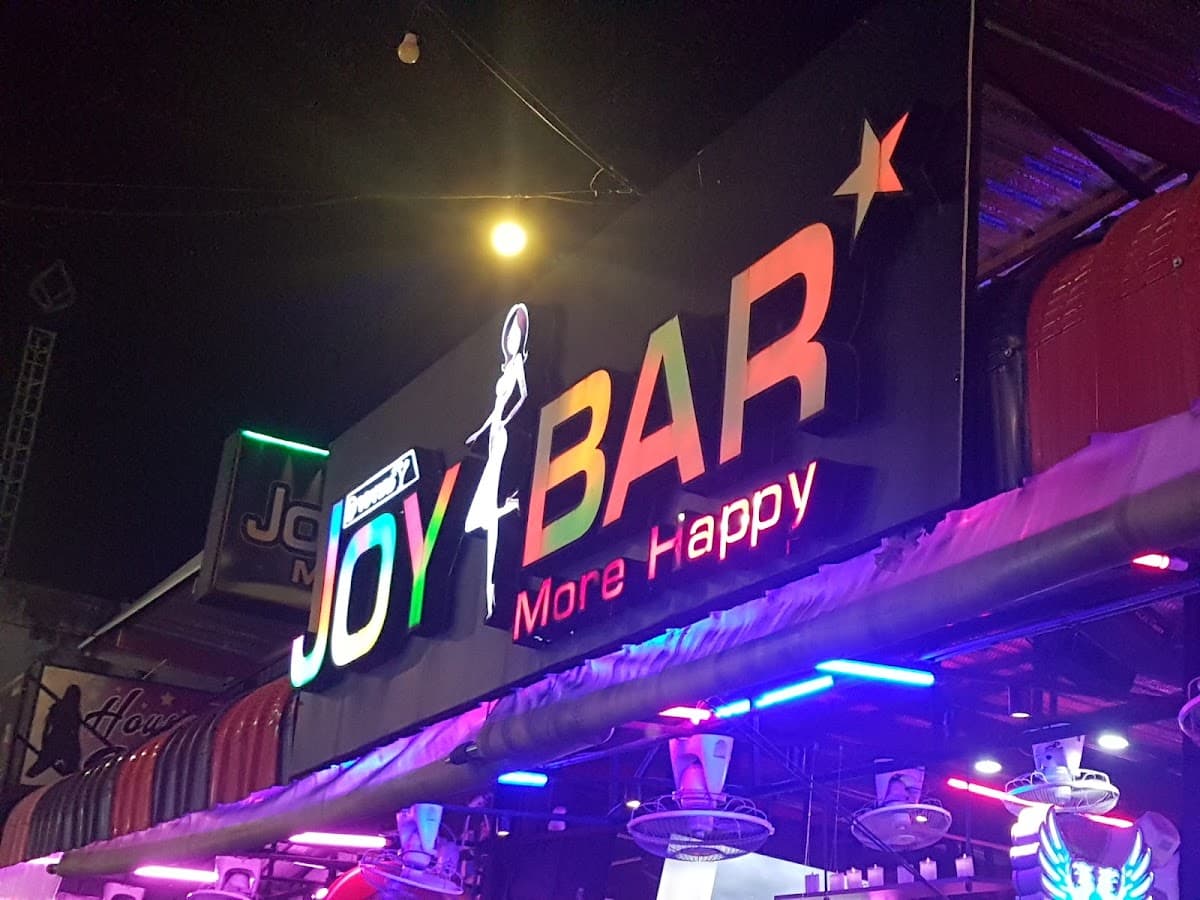 Joy Bar Tree Town