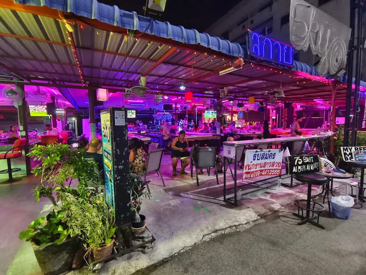 Sky Music Bar soi7