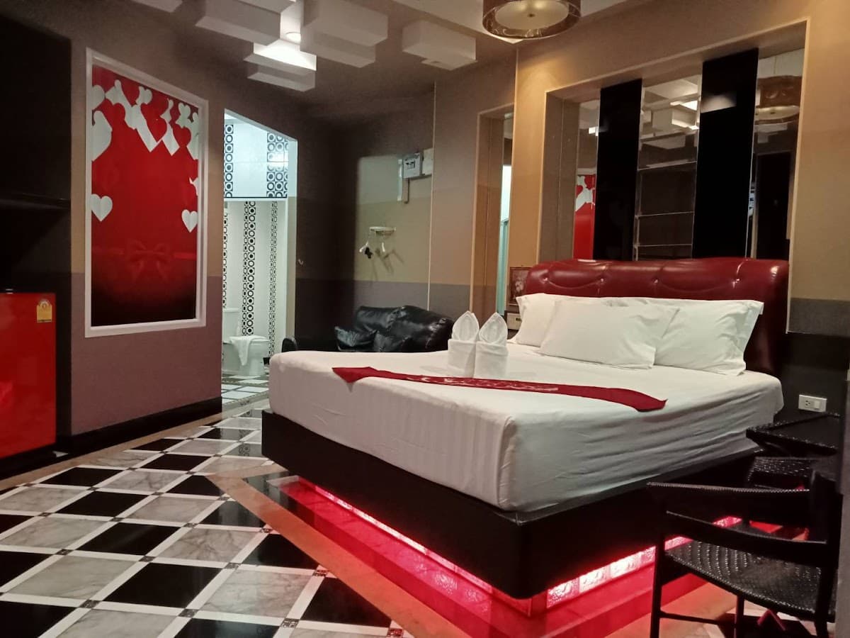 Love 24 Inn