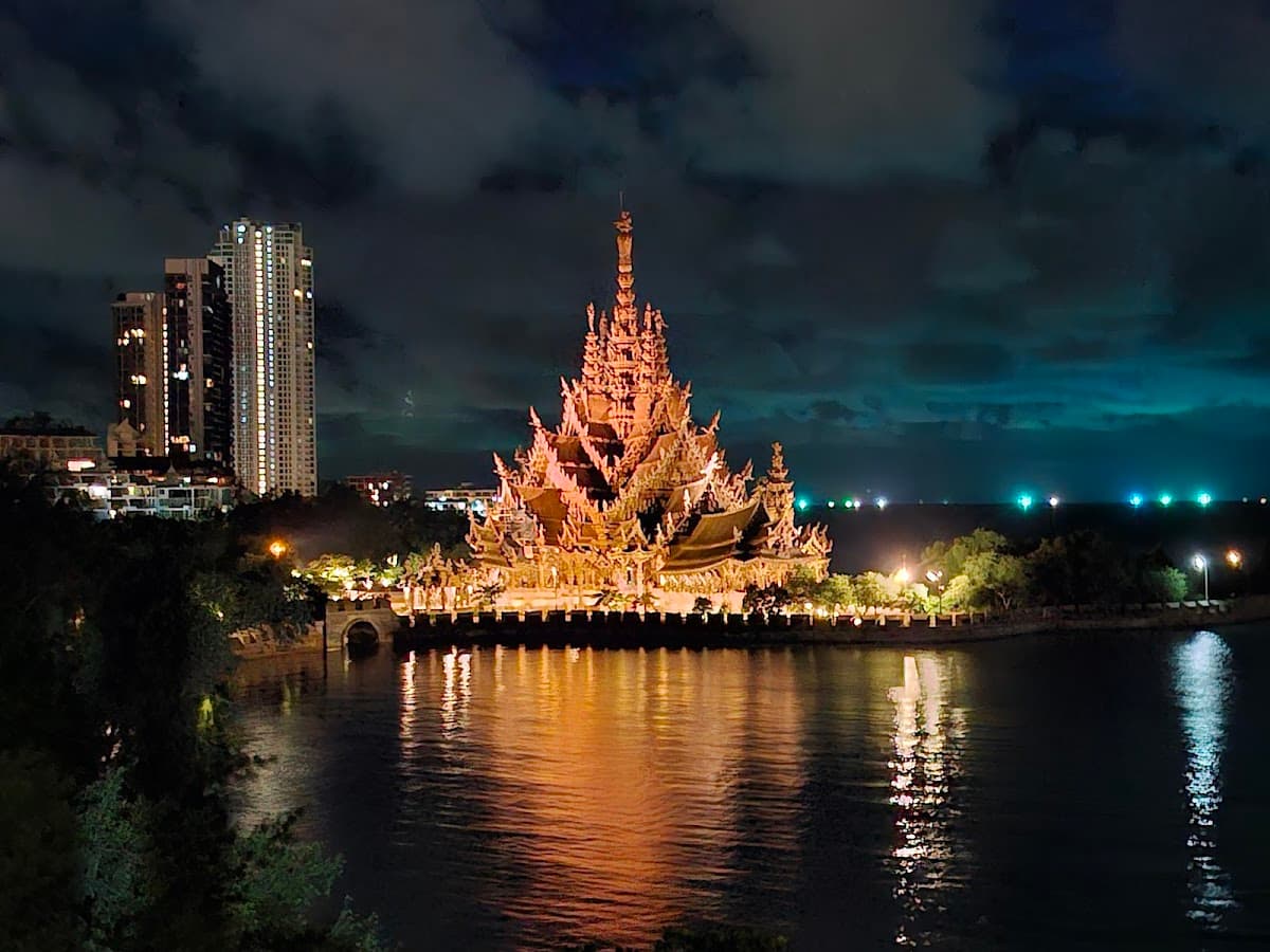 99 Good View Resort