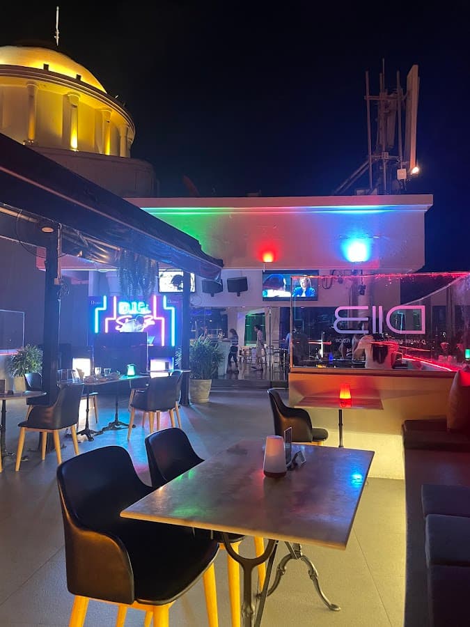 Pattaya vs Bangkok nightlife comparison